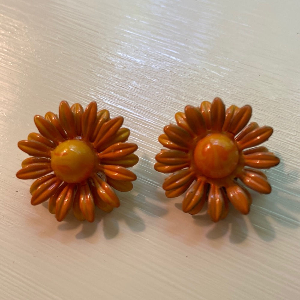 Vintage Orange Enamel Daisy Clip On Earrings